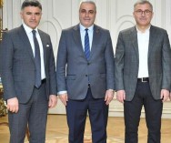 Üsküdar Belediye Başkanı Sn.Hilmi Türkmen ve Başk.Yard.İsa Doğan’la pazarlarımızın genel durumu ve yapılabilecek çalışmalarla ilgili verimli bir görüşme gerçekleştirdik